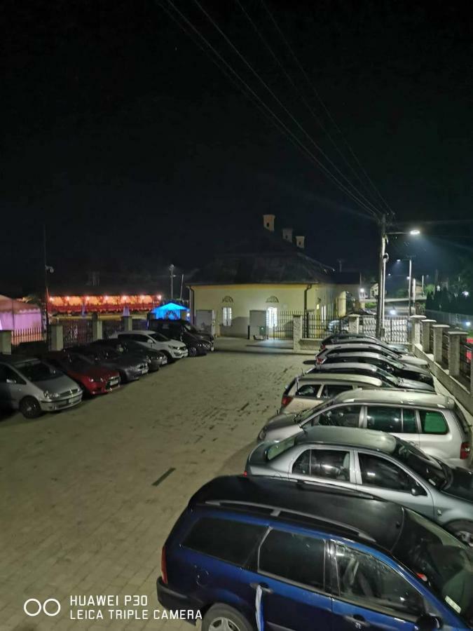 Отель Majerovsky Kastiel Вранов-над-Топлёу Экстерьер фото